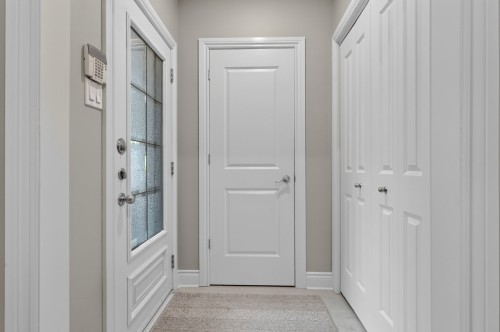 Hall d'entrée/Vestibule - 107-5730 Boul. Marie-Victorin, Brossard, QC 