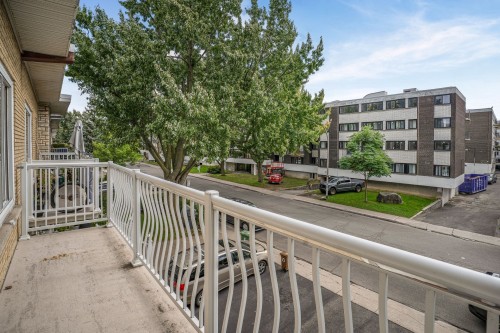 Balcon - 1297  - 1299 Rue Quenneville, Montréal (Saint-Laurent), QC 