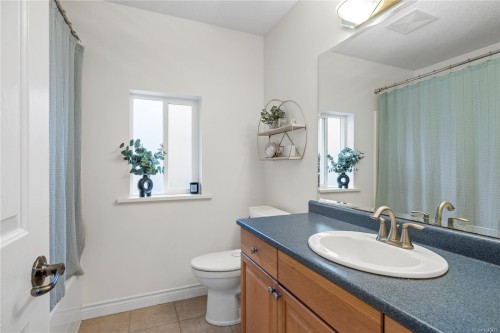 1715 Country Hills Dr, Nanaimo, BC 