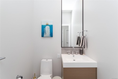 #401-986 Heywood Ave, Victoria, BC 
