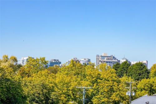 #401-986 Heywood Ave, Victoria, BC 
