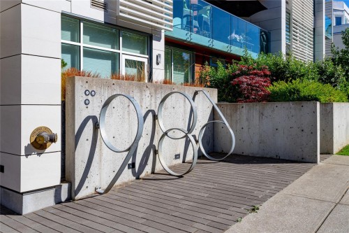 #401-986 Heywood Ave, Victoria, BC 