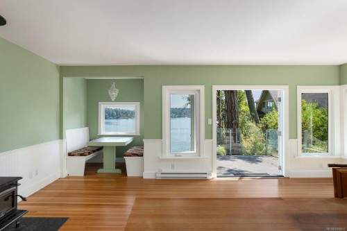 389 Moses Point Rd, North Saanich, BC 