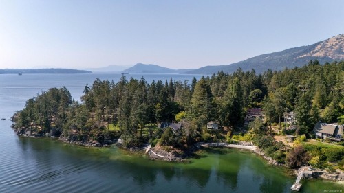 389 Moses Point Rd, North Saanich, BC 
