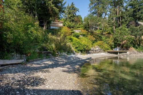 389 Moses Point Rd, North Saanich, BC 