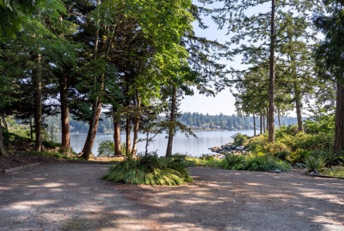 389 Moses Point Rd, North Saanich, BC 