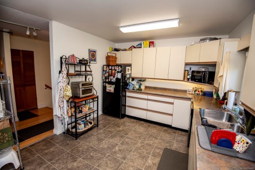 #13-3060 Harriet Rd, Saanich, BC 