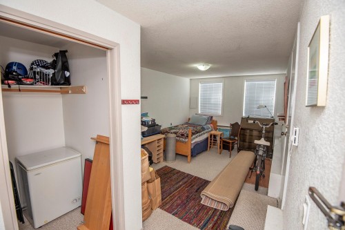 #13-3060 Harriet Rd, Saanich, BC 