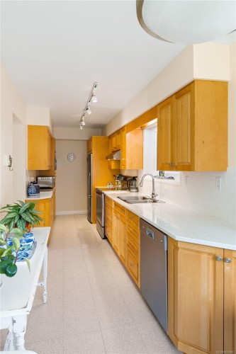 #103-1540 Dallas Rd, Victoria, BC 