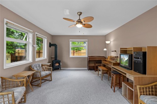 464 Quatsino Rd, Qualicum Beach, BC 