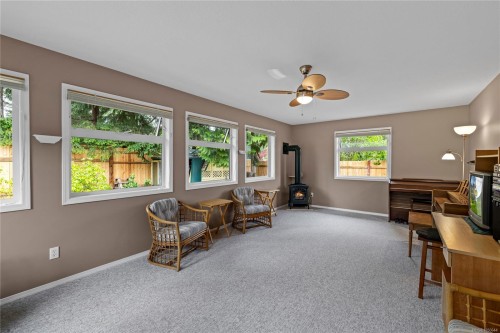 464 Quatsino Rd, Qualicum Beach, BC 