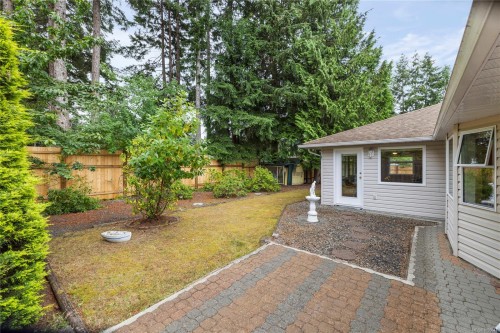 464 Quatsino Rd, Qualicum Beach, BC 