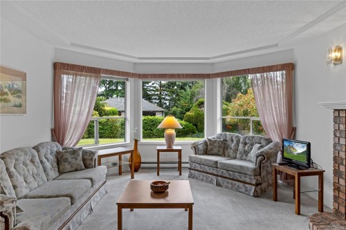 464 Quatsino Rd, Qualicum Beach, BC 