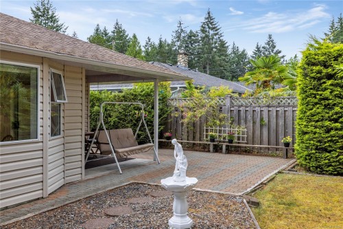 464 Quatsino Rd, Qualicum Beach, BC 