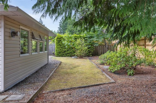 464 Quatsino Rd, Qualicum Beach, BC 