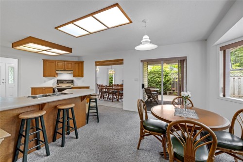 464 Quatsino Rd, Qualicum Beach, BC 