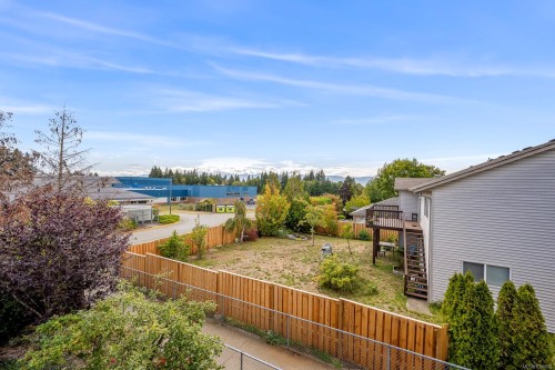 948 Brooks Pl, Courtenay, BC 