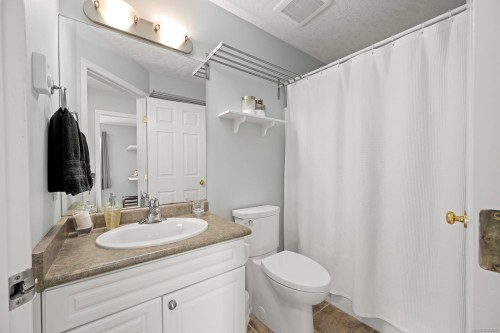 948 Brooks Pl, Courtenay, BC 
