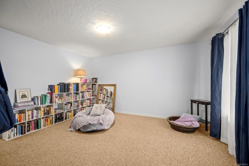 948 Brooks Pl, Courtenay, BC 