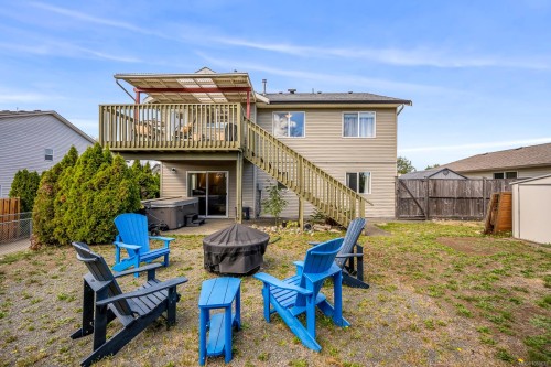 948 Brooks Pl, Courtenay, BC 