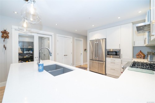 #207-1820 Maple Ave South, Sooke, BC 