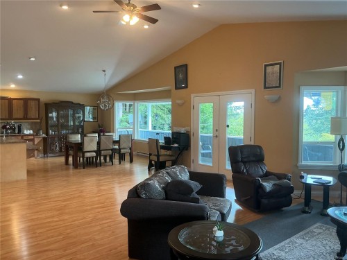 210 Poplar Rd, Alert Bay, BC 