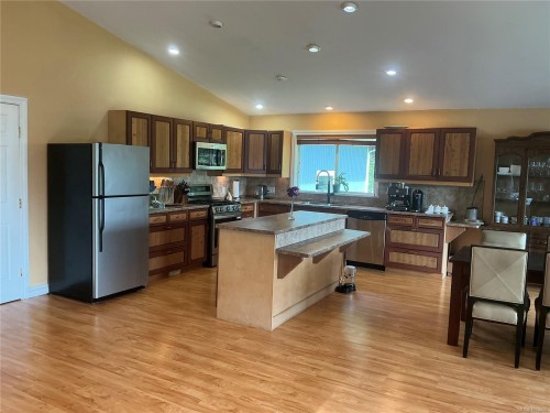 210 Poplar Rd, Alert Bay, BC 