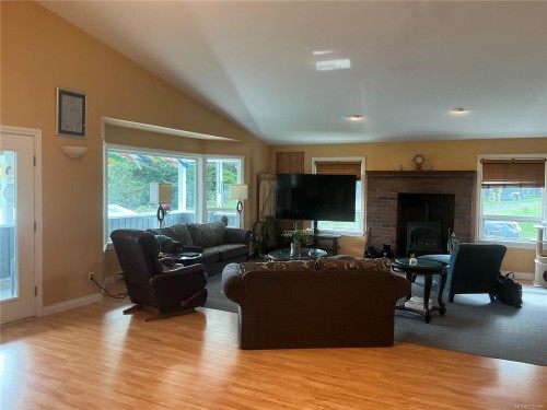 210 Poplar Rd, Alert Bay, BC 