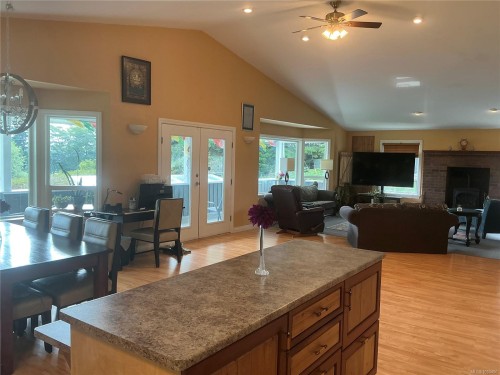 210 Poplar Rd, Alert Bay, BC 