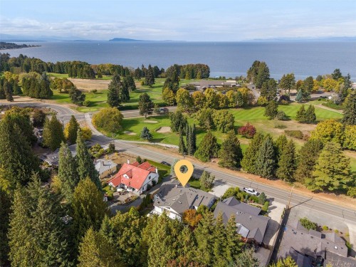 164 Crescent Rd East, Qualicum Beach, BC 