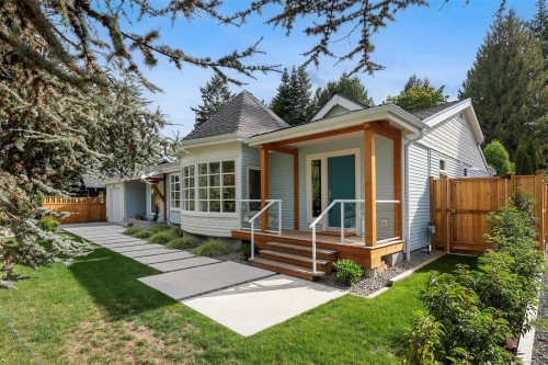 164 Crescent Rd East, Qualicum Beach, BC 
