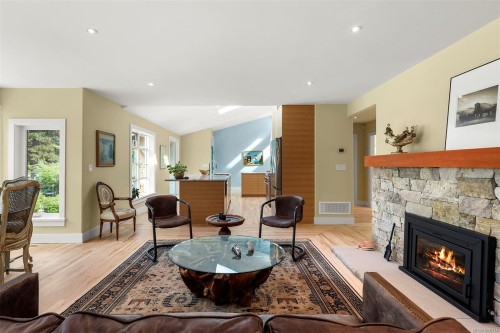 164 Crescent Rd East, Qualicum Beach, BC 