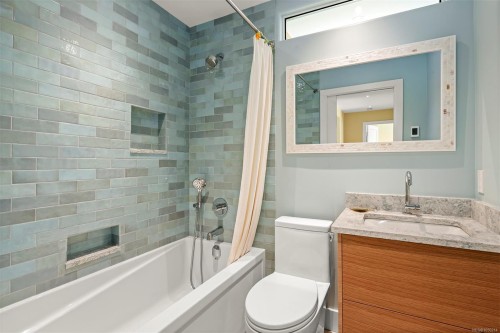 164 Crescent Rd East, Qualicum Beach, BC 