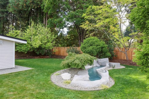 164 Crescent Rd East, Qualicum Beach, BC 