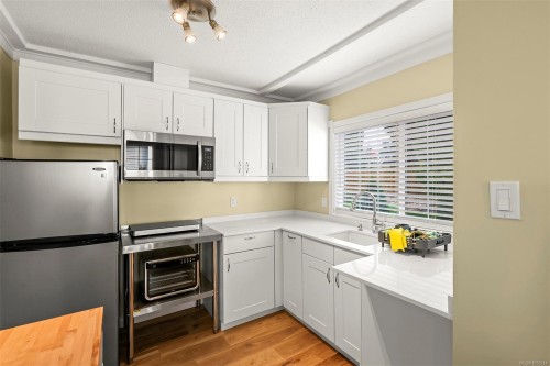 164 Crescent Rd East, Qualicum Beach, BC 