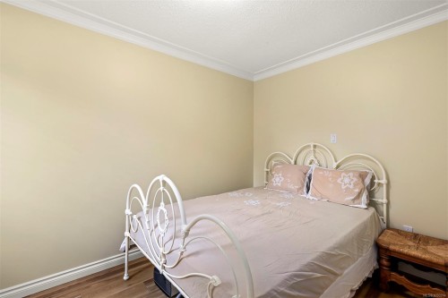 164 Crescent Rd East, Qualicum Beach, BC 