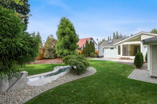 164 Crescent Rd East, Qualicum Beach, BC 