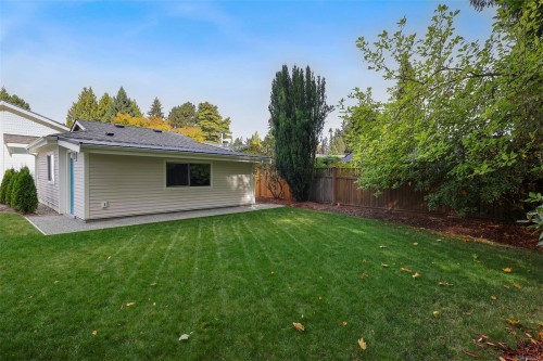 164 Crescent Rd East, Qualicum Beach, BC 