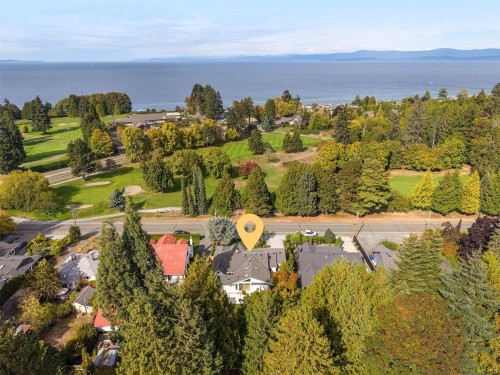 164 Crescent Rd East, Qualicum Beach, BC 