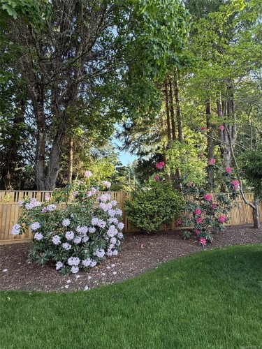 164 Crescent Rd East, Qualicum Beach, BC 