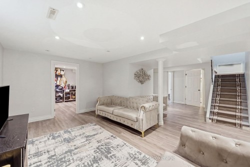 11 Redtail Crescent, Hamilton, ON 