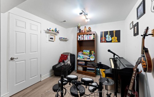 4045 Taffey Crescent, Mississauga, ON 