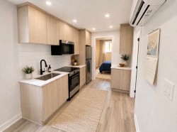 8406 Rue de Reims Montréal (Villeray/Saint-Michel/Parc-Extension), QC H2P 2P4