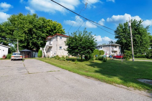 Stationnement - 241  - 243 Rue De La Paix, Saint-Clet, QC 