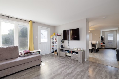 Hall d'entrée/Vestibule - 241  - 243 Rue De La Paix, Saint-Clet, QC 