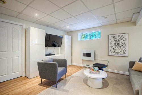 Salle familiale - 4055 Rue De L'Orchidée, Saint-Bruno-De-Montarville, QC 
