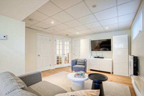 Salle familiale - 4055 Rue De L'Orchidée, Saint-Bruno-De-Montarville, QC 