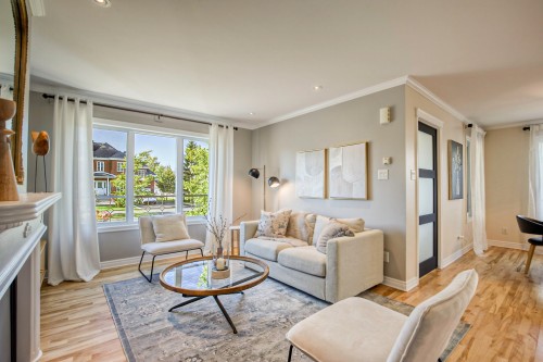 Salon - 4055 Rue De L'Orchidée, Saint-Bruno-De-Montarville, QC 