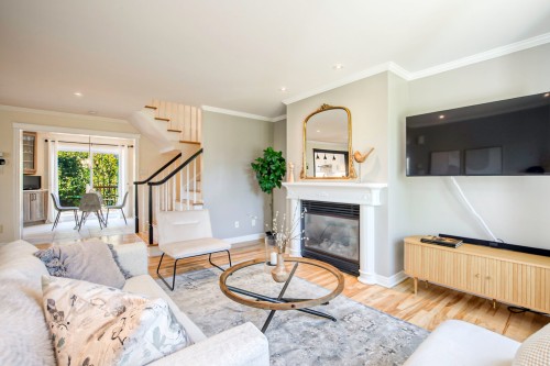 Salon - 4055 Rue De L'Orchidée, Saint-Bruno-De-Montarville, QC 