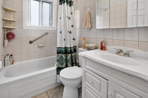 Salle de bains - 2115  - 2117 Rue Dépatie, Montréal (Saint-Laurent), QC 